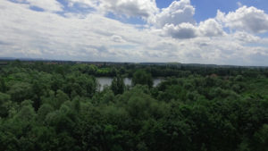 InZwischenZeit:Film macht Luftaufnahmen mit einer Kameradrohne am Rumpenheimer See